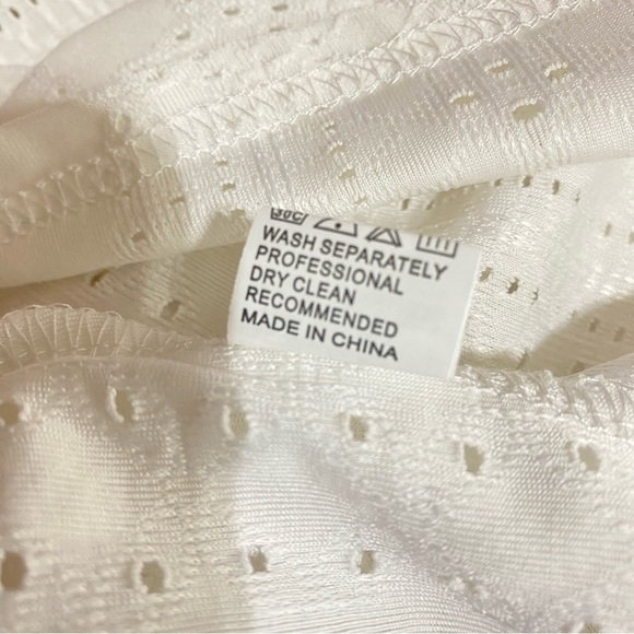 Women’s White Puff Short Sleeve Eyelet Hollow Out V-Neck Top - Picture 8 of 8